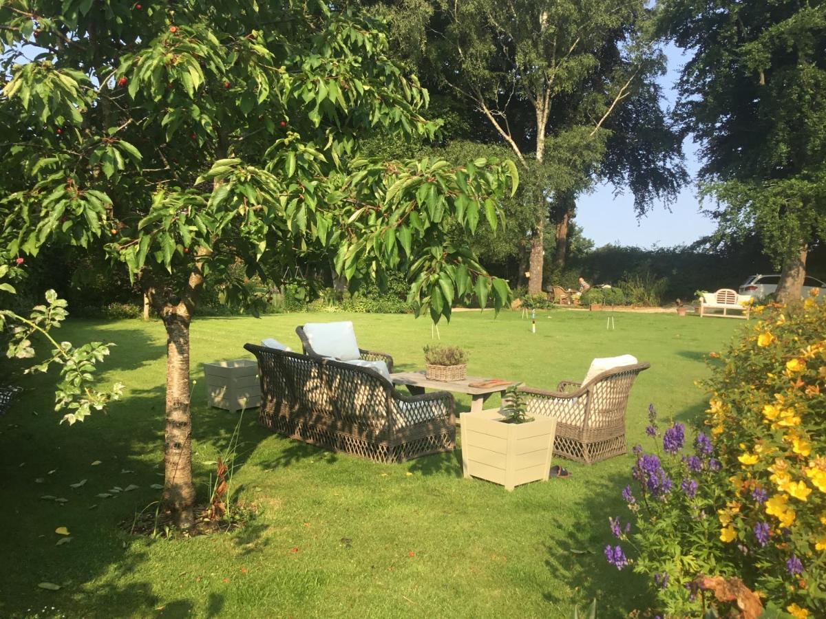 Forthay Bed And Breakfast North Nibley Екстериор снимка