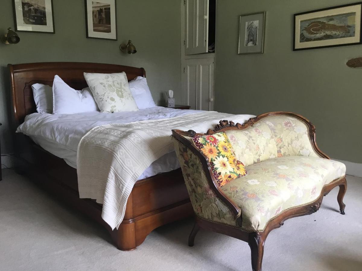 Forthay Bed And Breakfast North Nibley Екстериор снимка