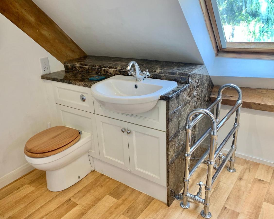 Forthay Bed And Breakfast North Nibley Екстериор снимка