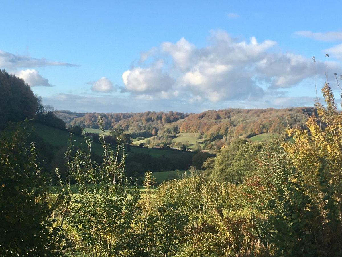 Forthay Bed And Breakfast North Nibley Екстериор снимка